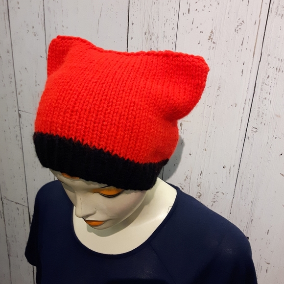 ⭐2/35$⭐Handknit cat hat red & black